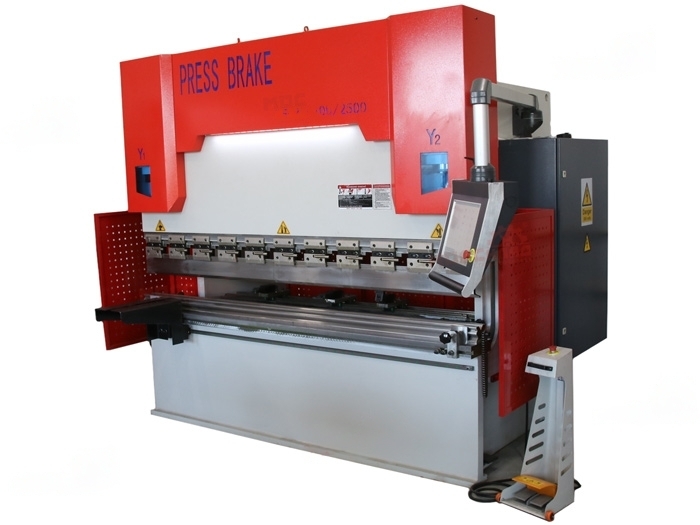 Вертикальный листогибочный пресс FABTEC WE67K-100T/3200 DA-E80T, рис.1