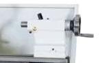 Proma SPD-1000P 
  Удобство в работе  
 Выдвигающаяся пиноль задней бабки - для более надежной фиксации заготовки в центрах  
