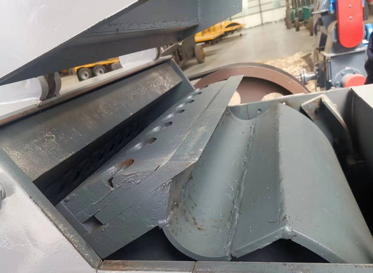 EcoWood RS  Собственное производство  Основные узлы в дробилке, в том числе Барабан обрабатывается на высокоточном фрезере, что гарантирует максимальную точность и дальнейшее отсутствие вибраций, что очень важно при больших оборотах 