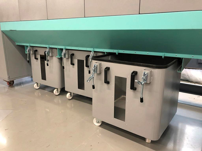 EcoWood FICUS  Контейнеры-накопители  Фильтр укомплектован мобильными контейнерами накопителями объемом 0,38 м³ каждый Каждый контейнер имеет смотровое окно для отслеживания уровня накопленных опилок и пыли Контейнеры имеют герметичное крепление к...
