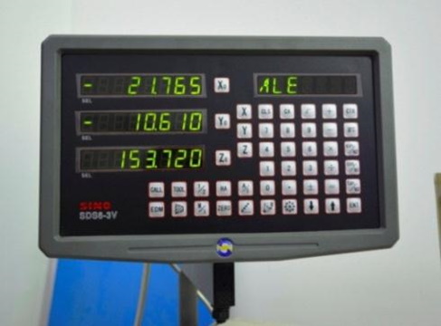 X40100 Многофункциональная УЦИ SINO SDS6-3V позволяет отслеживать перемещение по трем осям