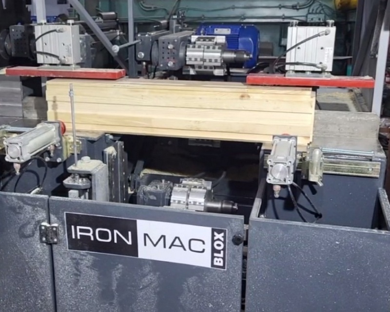 IRONMAC BLOX 4x4-200  Узел фрезерования чашки  Состоит из вертикального и горизонтального суппортов  Установлено по 2 шпинделя на каждом суппорте Шпиндели имеют по 2 шт  опорных подшипника на вертикальной и горизонтальной группах для снижения нагр...